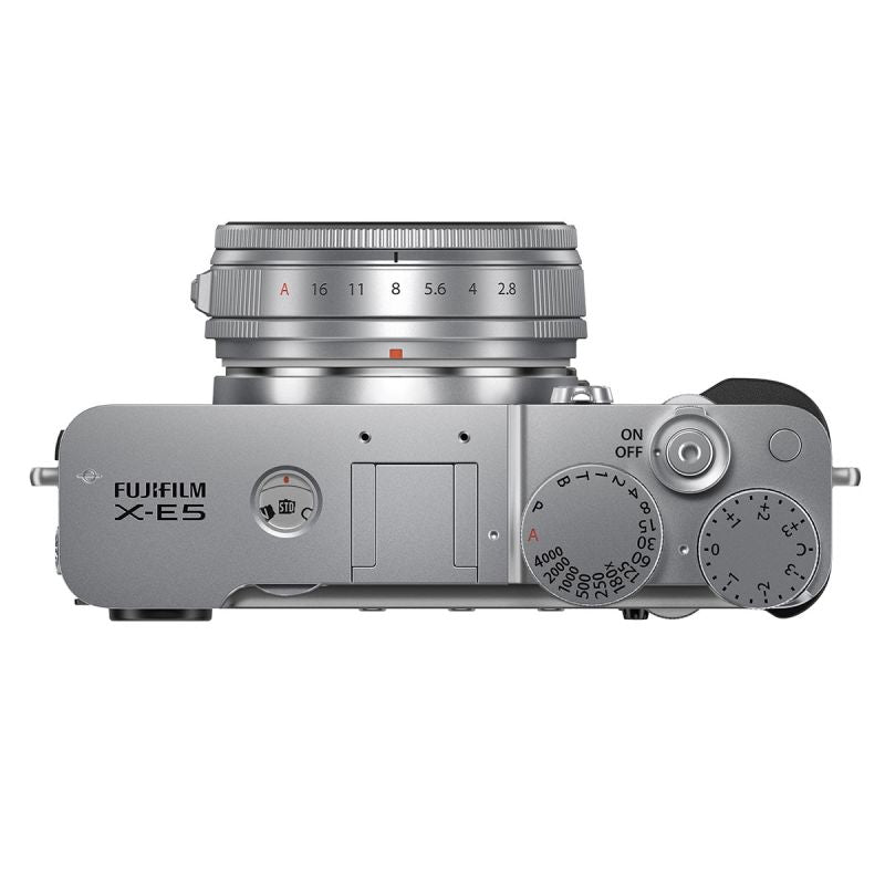 Fujifilm X-E5 (Silber) + Fujifilm XF 23 mm f/2,8 R WR