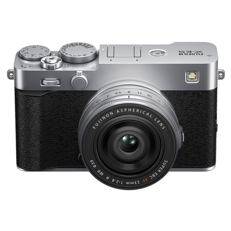 Fujifilm X-E5 (Silber) + Fujifilm XF 23 mm f/2,8 R WR